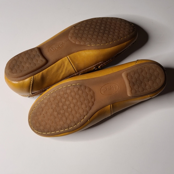 **SOLD**Shoe's - Picture 5 of 5